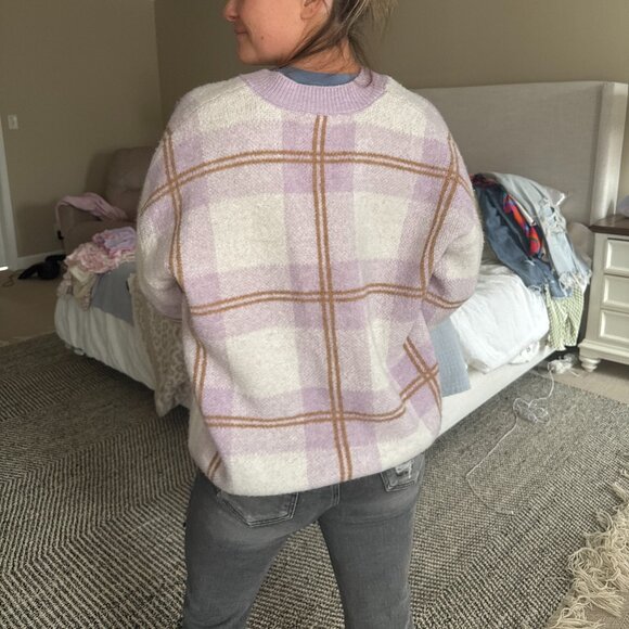 Sweater - Picture 4 of 4